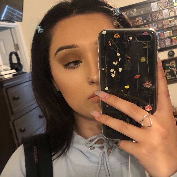 Floral case will accept 15$ - Picture 2 of 2